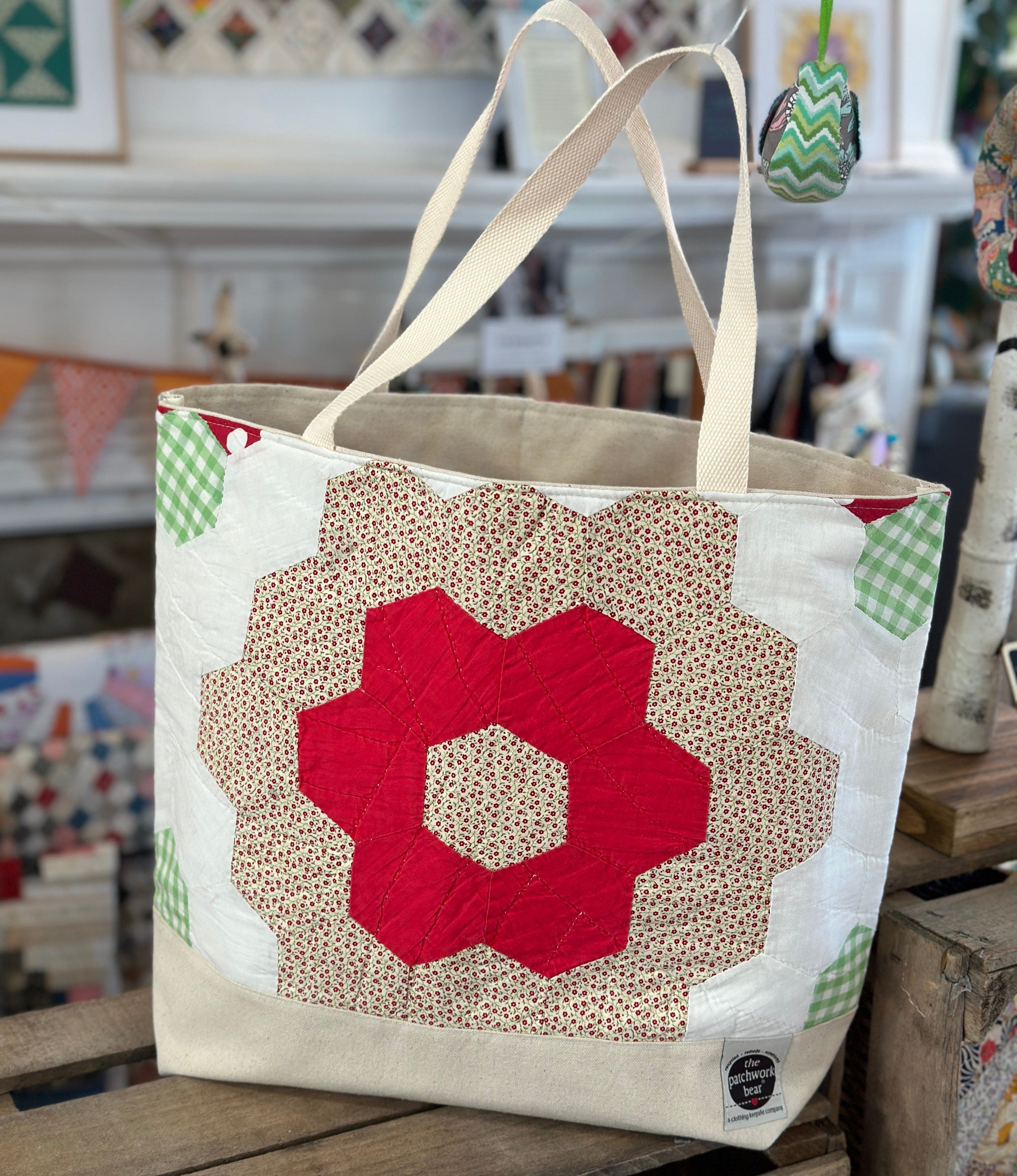 Red Grandmother's Flower tote bag