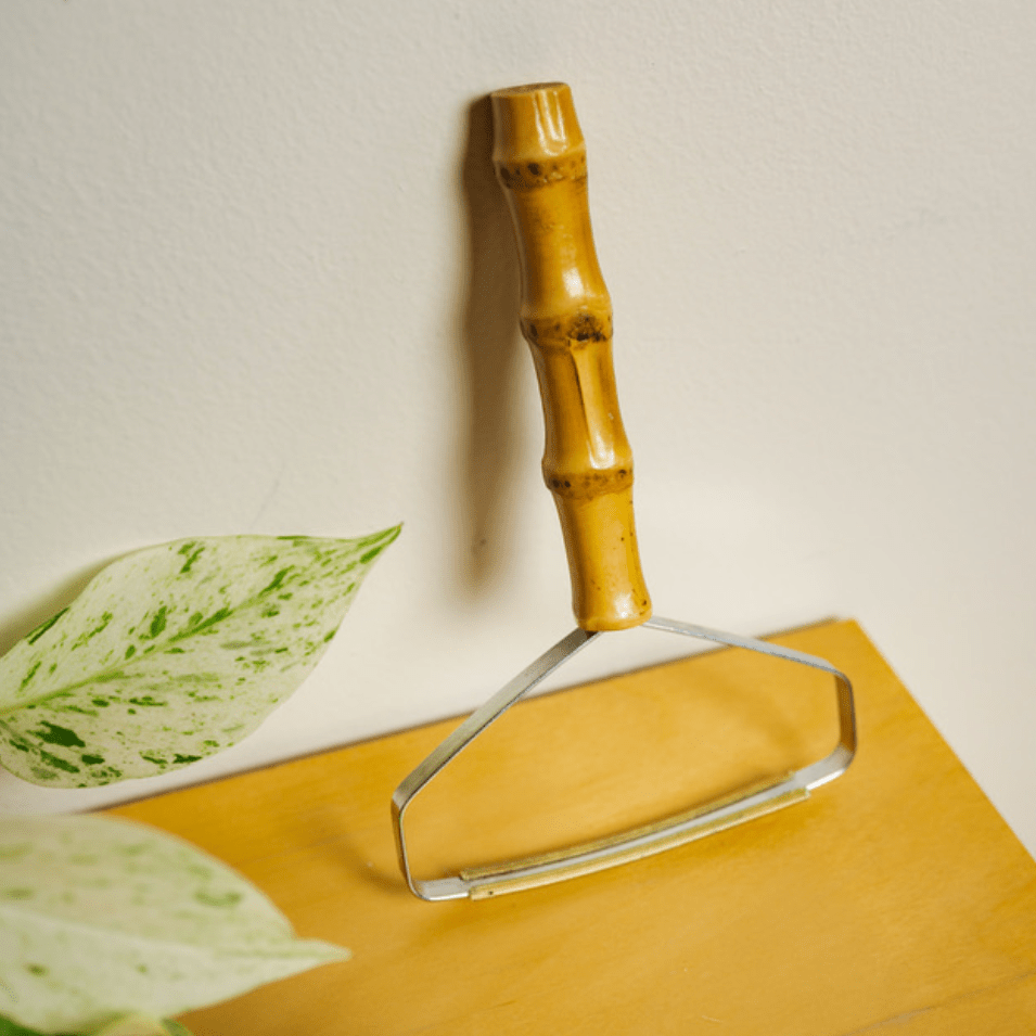 Lint remover with bamboo handle